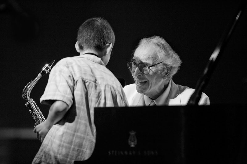 Litchfield Jazz Camp student performing with Dave Brubeck at 08’ Festival. Photo Credit: Steven Sussman